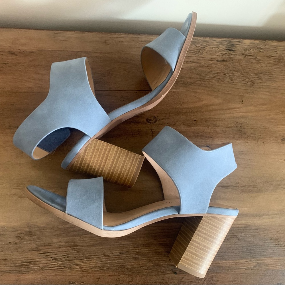 Blue open height heels.